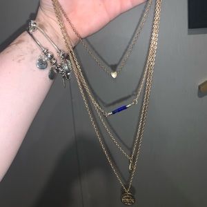 Elegant layers necklace with a royal blue design